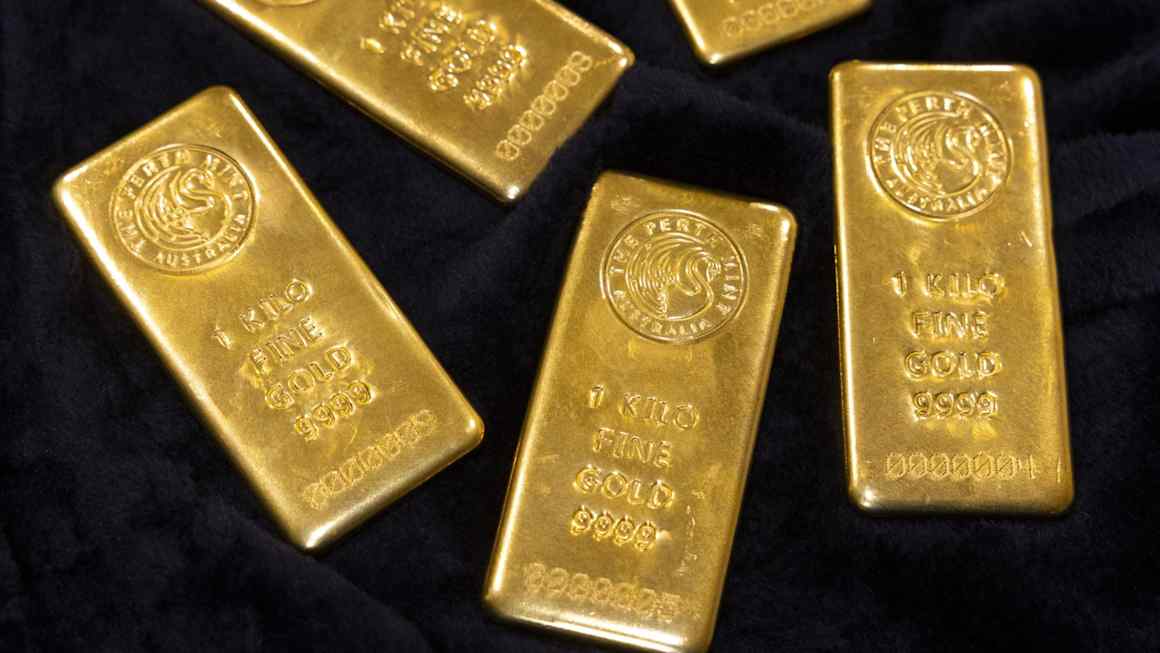 Gold enters the storybook stage