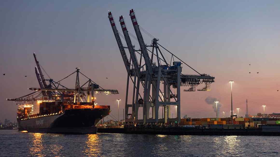 France says EU has the tools to hit back at Trump over tariffs