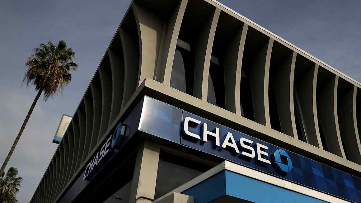 JPMorgan Chase plans branch opening spree as peers bet on in-person banking