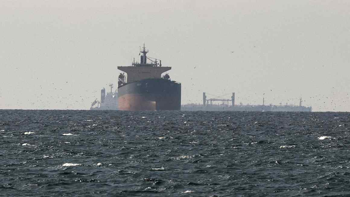 US explored tying naval escorts in Strait of Hormuz to government insurance