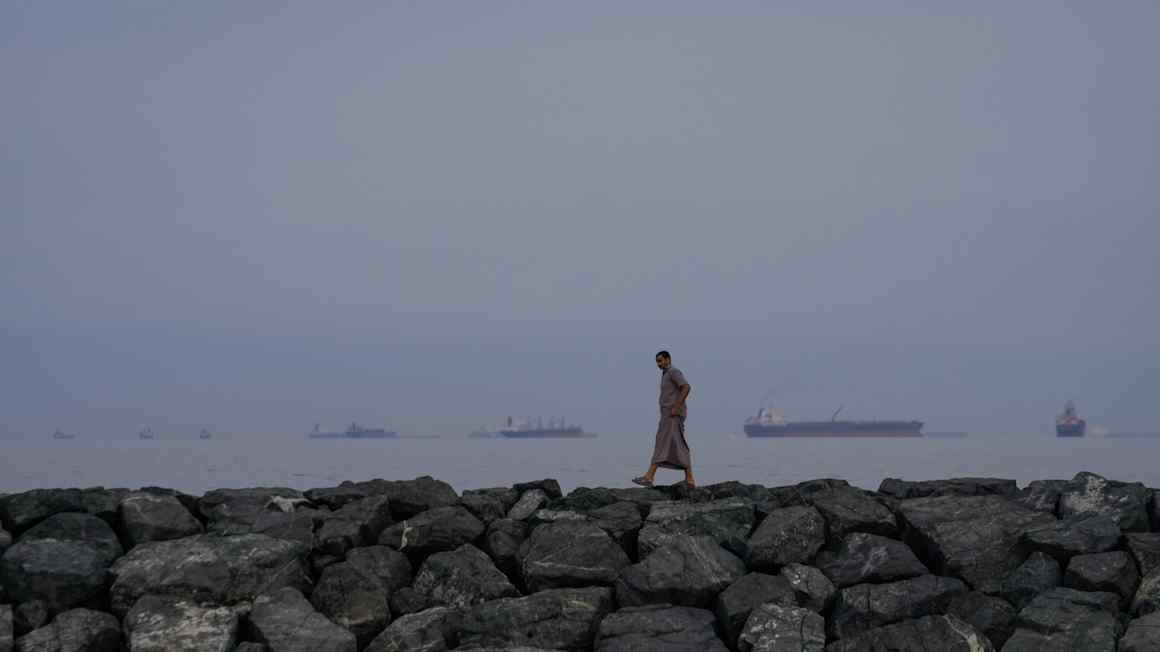 Energy traders dig in for a long Iran war