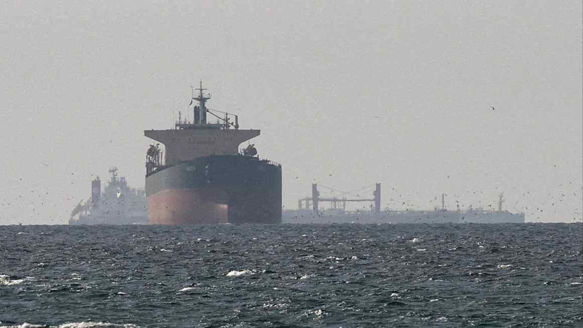 Strait of Hormuz tankers stop or turn around amid US blockade