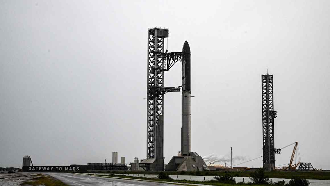 SpaceX scrubs high-stakes test launch of latest Starship spacecraft