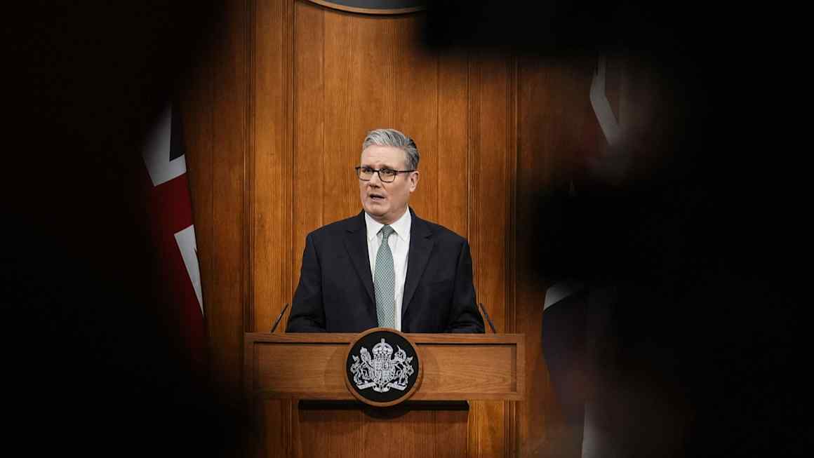 Starmer on brink of quitting as UK prime minister