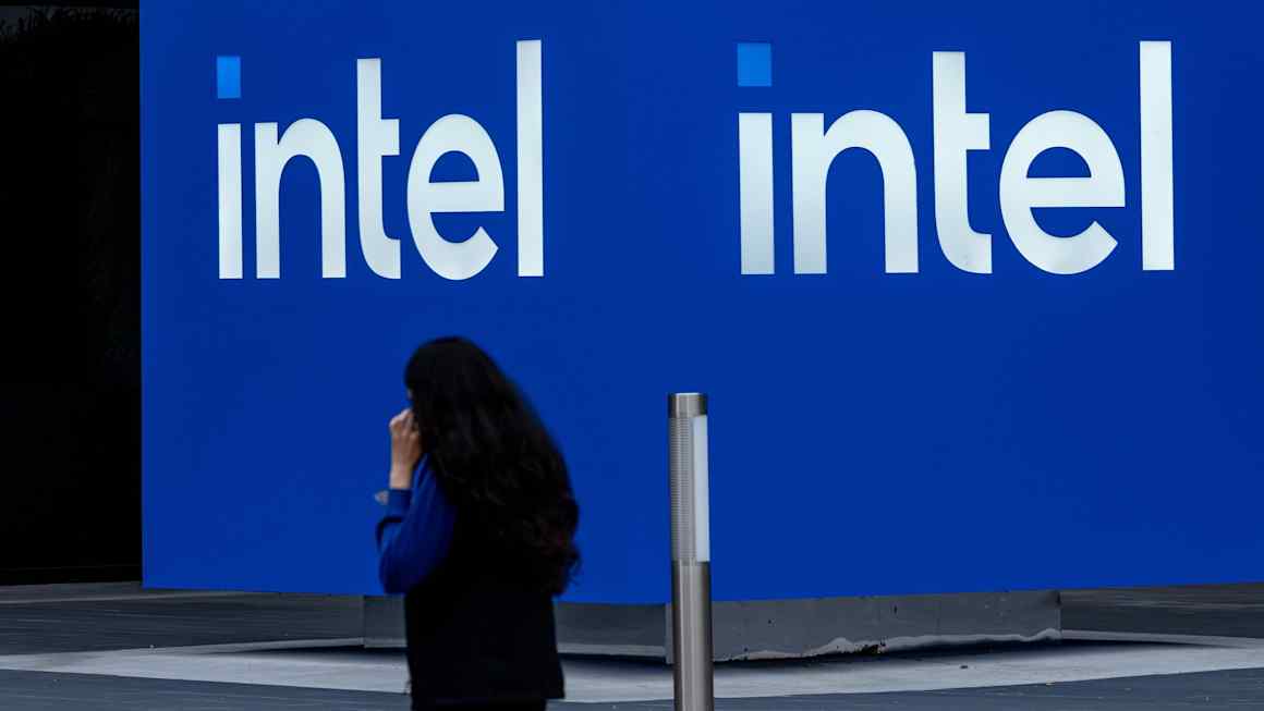 Intel targets new AI data centre chip by year end