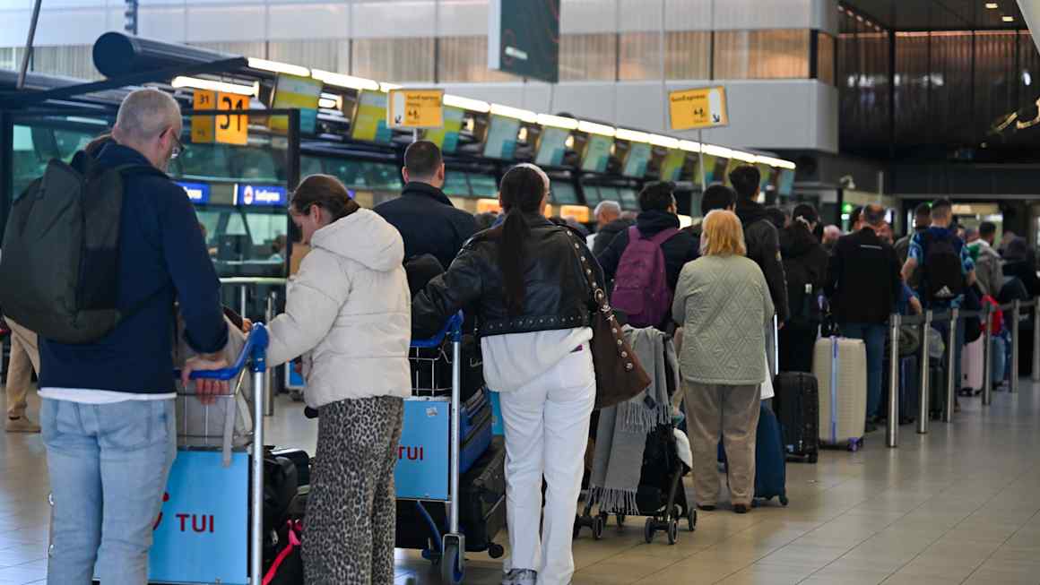 EU to delay pre-authorised travel system after border chaos