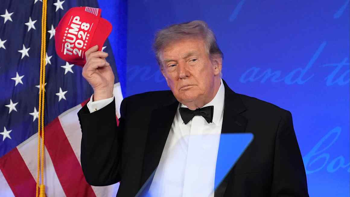 Trump attacks journalists at awkward White House press dinner